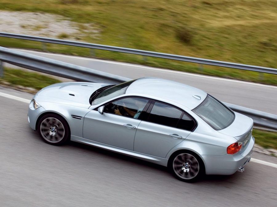  BMW M3 Sedan 2007 года  (фото 42 из 72)